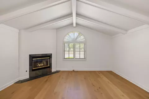Living - 25399 Markham Ln, Salinas, CA 93908 photo 7 of 9