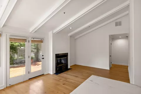 Living - 25399 Markham Ln, Salinas, CA 93908 photo 6 of 9