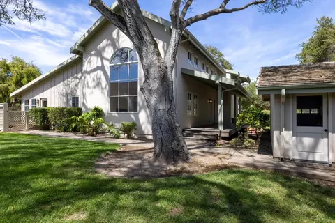 Exterior - 25399 Markham Ln, Salinas, CA 93908 photo 5 of 9