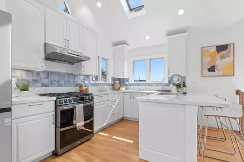 121 Anchorage Ave, Santa Cruz, CA 95062