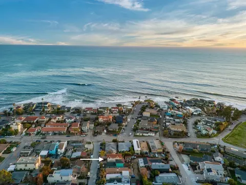 121 Anchorage Ave, Santa Cruz, CA 95062