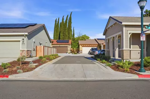 Exterior - 1957 Apiary Way, Hughson, CA 95326 photo 3 of 11