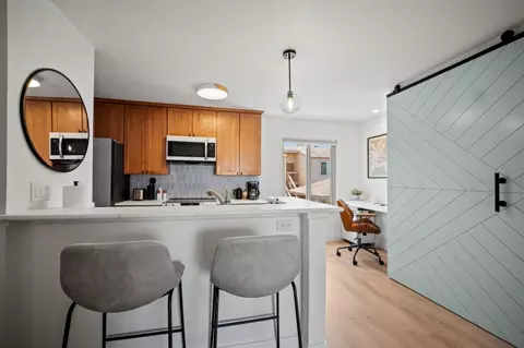 300 Glenwood Cir 308, Monterey, CA 93940