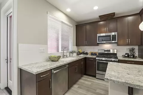 Kitchen - 446 Ellicott Loop, San Jose, CA 95123 photo 2 of 2