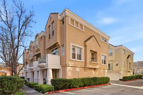 141 Huntington Ct, Mountain View, CA 94043