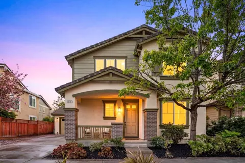 510 Sandlewood St, Menlo Park, CA 94025