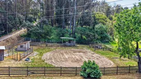 575 Snyder Ave, Aromas, CA 95004