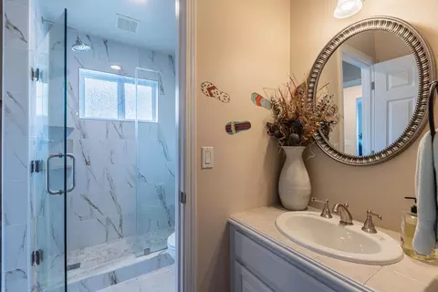 Bath - 2188 Ridge Rider Rd, Bradley, CA 93426 photo 5 of 5