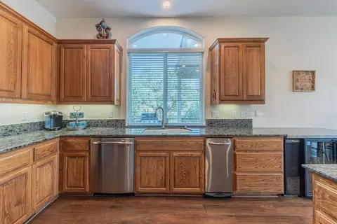 Kitchen - 2188 Ridge Rider Rd, Bradley, CA 93426 photo 2 of 4