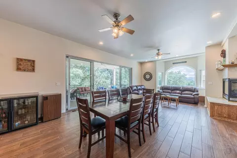 Dining - 2188 Ridge Rider Rd, Bradley, CA 93426 photo 1 of 2