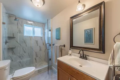 Bath - 2188 Ridge Rider Rd, Bradley, CA 93426 photo 1 of 5