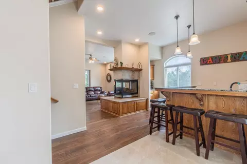 Entry Way - 2188 Ridge Rider Rd, Bradley, CA 93426 photo 2 of 4