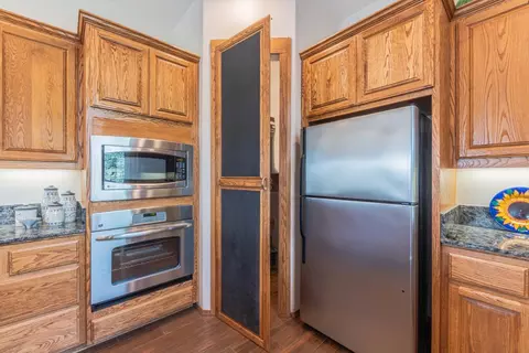 Kitchen - 2188 Ridge Rider Rd, Bradley, CA 93426 photo 4 of 4