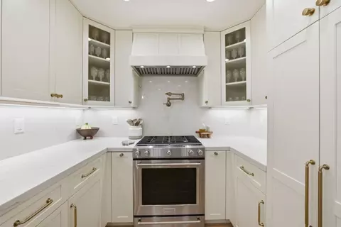 Kitchen - 7561 Miller Ave, Gilroy, CA 95020 photo 4 of 5