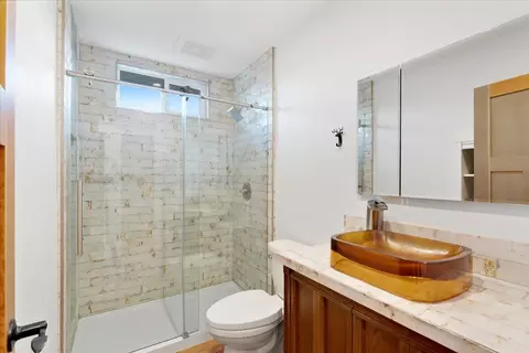 Bath - 601 Cedar Dr, Watsonville, CA 95076 photo 3 of 3