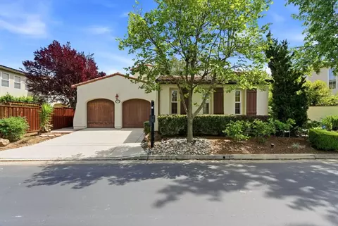2631 Club Dr, Gilroy, CA 95020