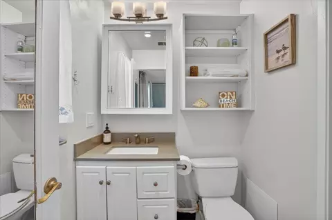 Bath - 1400 Dolphin Dr, Aptos, CA 95003 photo 1 of 5