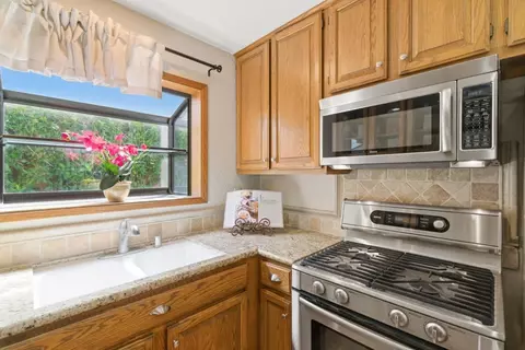 Kitchen - 1007 Howard Ave, Gilroy, CA 95020 photo 3 of 5