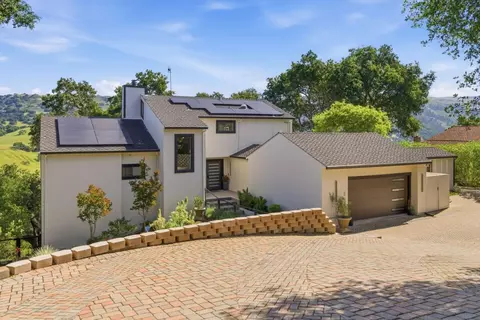 17770 Holiday Dr, Morgan Hill, CA 95037