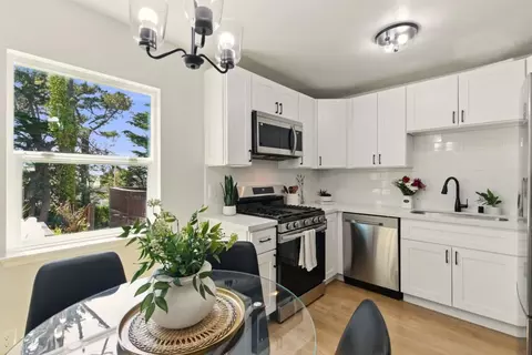 Kitchen - 640 Heather Ct, Pacifica, CA 94044 photo 3 of 3