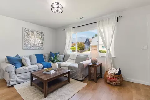 Living - 640 Heather Ct, Pacifica, CA 94044 photo 1 of 1