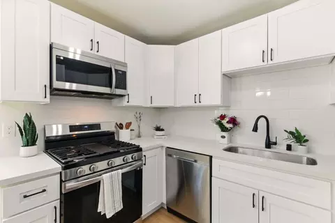 Kitchen - 640 Heather Ct, Pacifica, CA 94044 photo 1 of 3