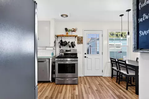 Entry Way - 502 E Beach St, Watsonville, CA 95076 photo 1 of 2