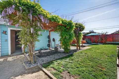 Exterior - 502 E Beach St, Watsonville, CA 95076 photo 12 of 21