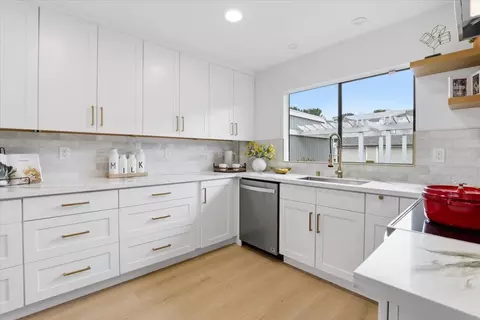 812 Ram Ln, Foster City, CA 94404