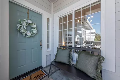 Entry Way - 129 Outlook Cir, Pacifica, CA 94044 photo 1 of 3