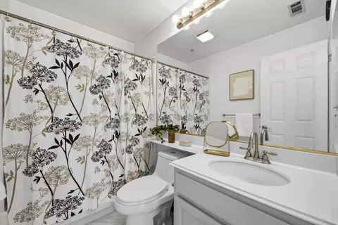 Bath - 129 Outlook Cir, Pacifica, CA 94044 photo 3 of 3