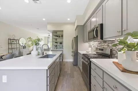 Kitchen - 302 Cherokee Loop, Mountain View, CA 94043 photo 4 of 6