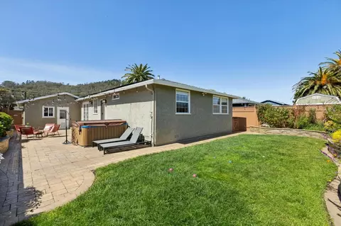 Exterior - 735 Montezuma Dr, Pacifica, CA 94044 photo 6 of 9