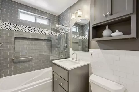 Bath - 735 Montezuma Dr, Pacifica, CA 94044 photo 1 of 1