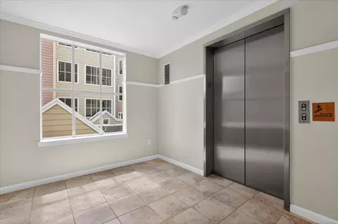 Entry Way - 550 Ortega Ave A203, Mountain View, CA 94040 photo 3 of 3
