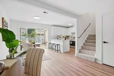 Entry Way - Rosita Rd, Pacifica, CA 94044 photo 2 of 3