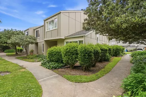 Rosita Rd, Pacifica, CA 94044