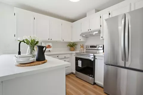 Kitchen - Rosita Rd, Pacifica, CA 94044 photo 2 of 4