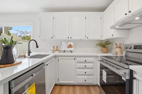 Kitchen - Rosita Rd, Pacifica, CA 94044 photo 3 of 4