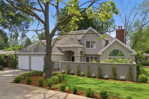 8 Almendra Ln, Los Altos, CA 94022