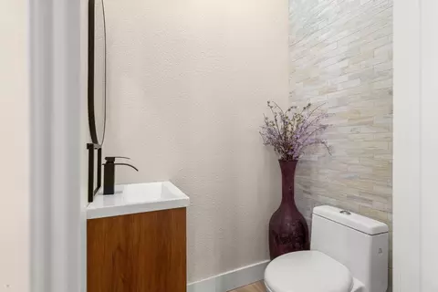 Bath - 1185 Normandy Dr, Campbell, CA 95008 photo 7 of 12