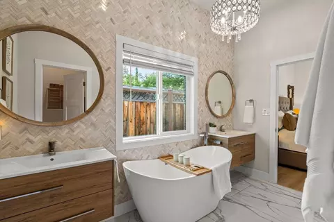 Bath - 1185 Normandy Dr, Campbell, CA 95008 photo 11 of 12