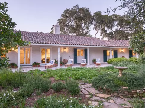 150 Littlefield Rd, Monterey, CA 93940
