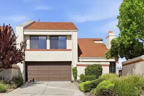 12 Riviera Cir, Redwood City, CA 94065