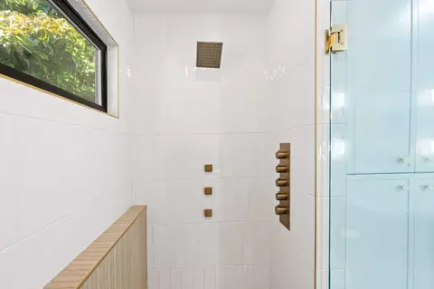 Bath - 210 Thunderbird Dr, Aptos, CA 95003 photo 10 of 16