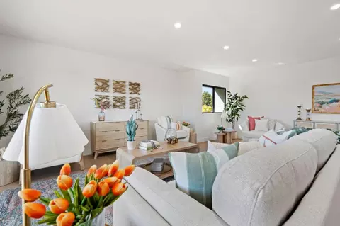 Living - 210 Thunderbird Dr, Aptos, CA 95003 photo 8 of 10