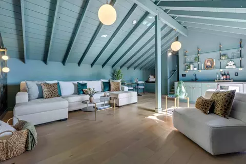 Living - 210 Thunderbird Dr, Aptos, CA 95003 photo 10 of 10