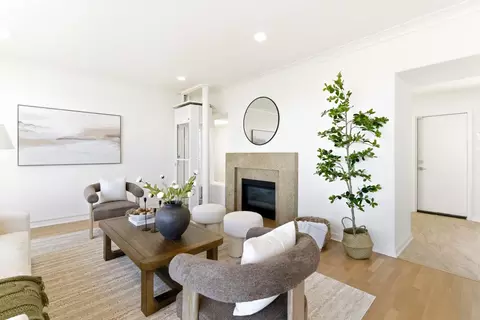 Living - 601 Corbett Ave, San Francisco, CA 94114 photo 4 of 7
