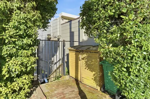 Exterior - 601 Corbett Ave, San Francisco, CA 94114 photo 6 of 8