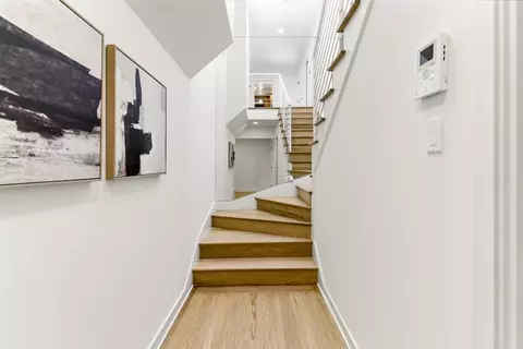 Entry Way - 601 Corbett Ave, San Francisco, CA 94114 photo 3 of 3